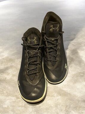 Under Armour Men’s Black Basketball Shoes with Cream Accents